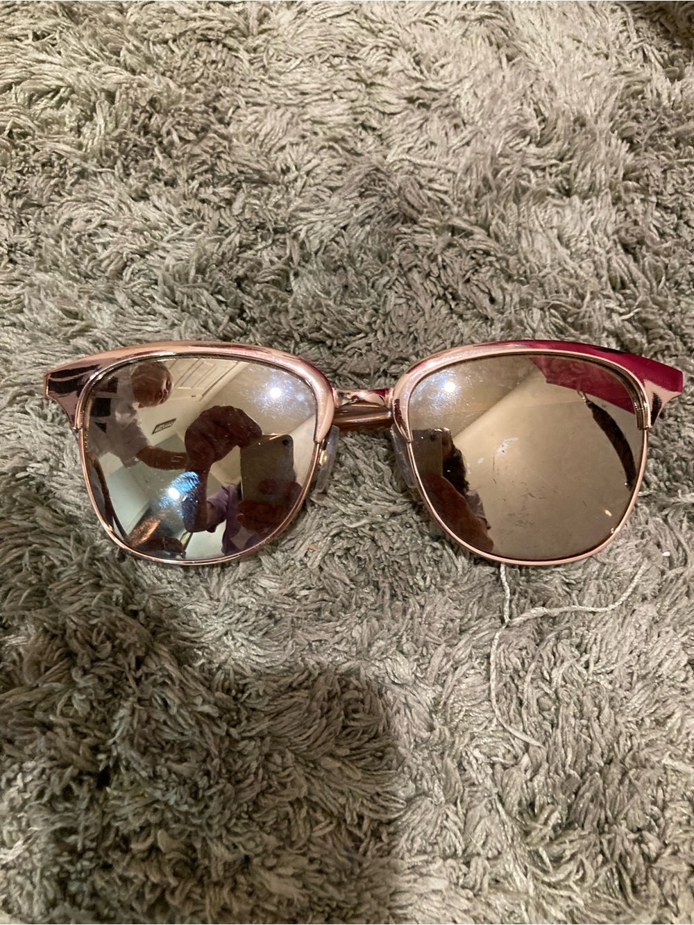 Round Metal Frame Sunglasses in Rose Gold Mirror Lenses like new condition